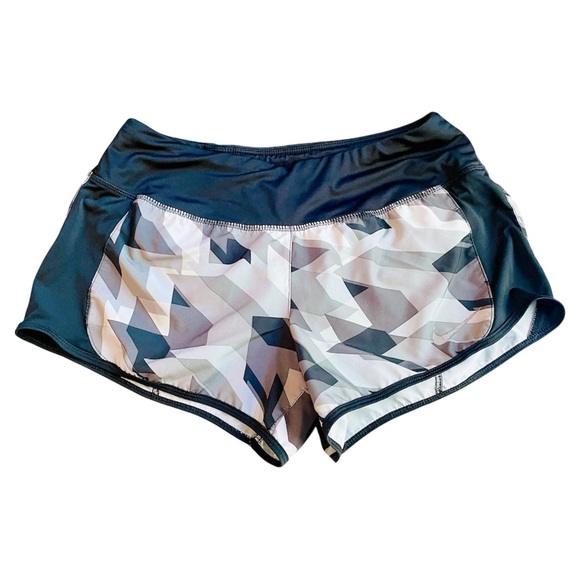 Nike Dri-Fit Black and Gray Geometric Women's Athletic Shorts Small - Picture 1 of 5